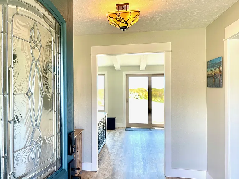 NW Oceania Dr — Photo 5