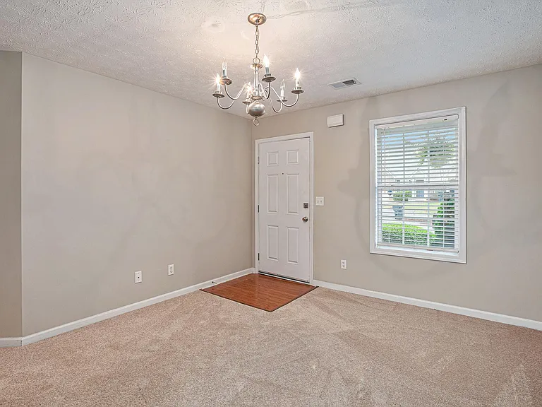 226 Alton Cir — Photo 5