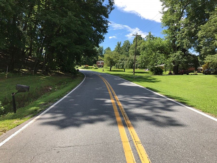 2nd image of 2090 Old Us Highway 221 S