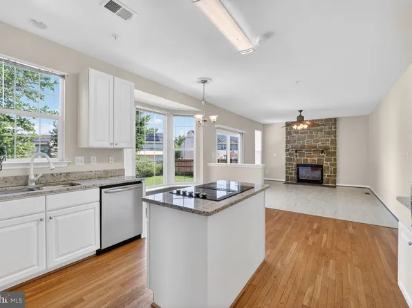 7712 Blue Point Ave, Beltsville, MD 20705