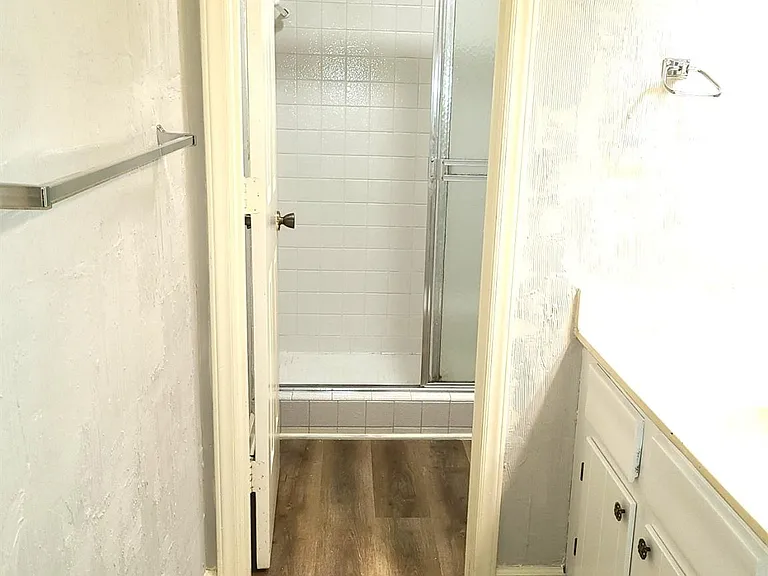2141 Selwyn Ave #111 — Photo 10