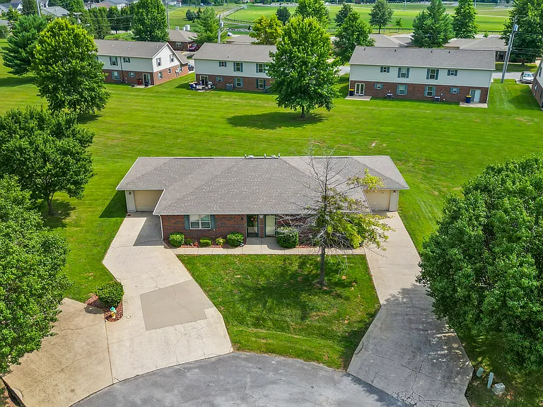 2513 Waterford Dr — Photo 28