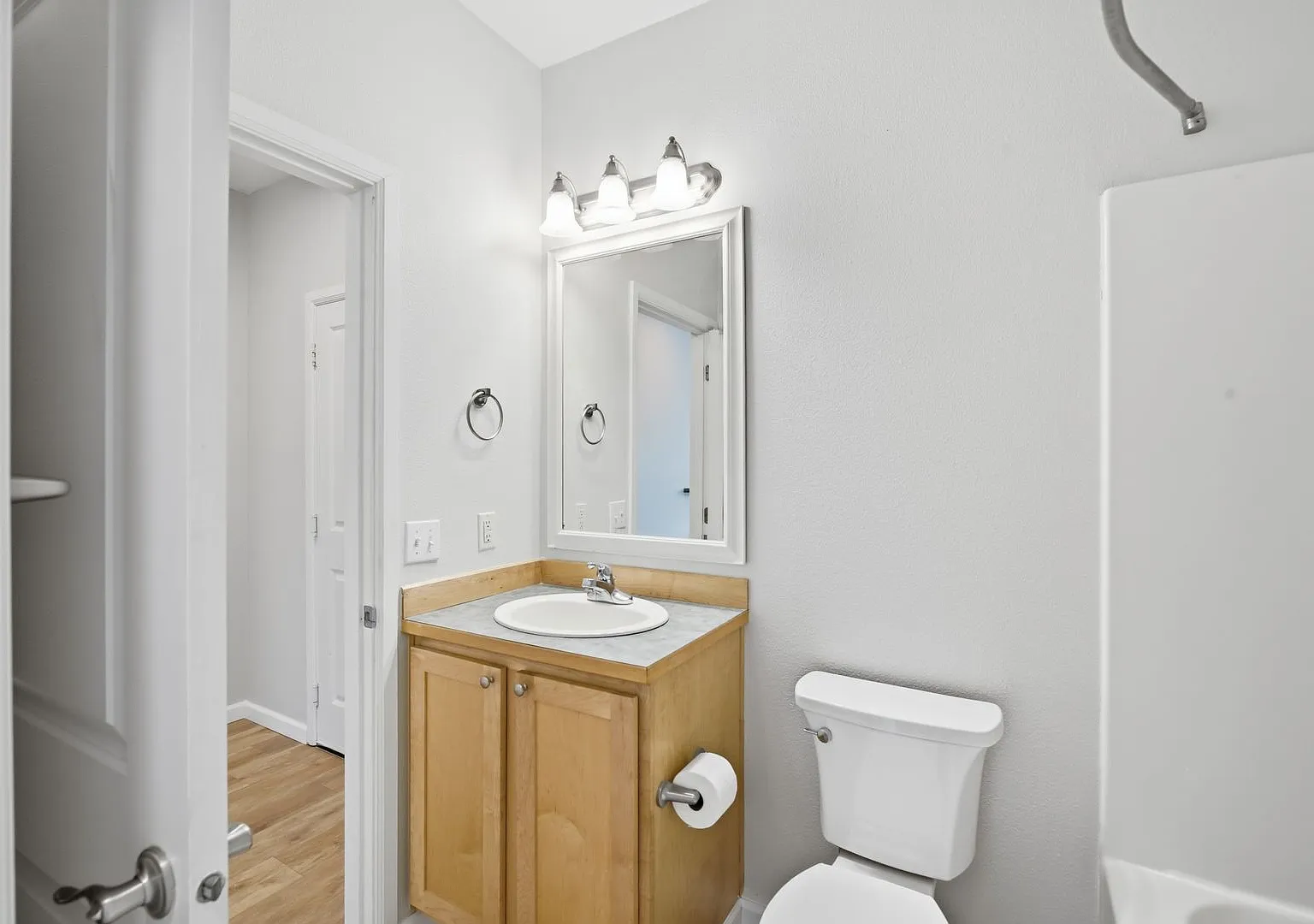 1Bd/1Ba Sammamish Condo — Photo 4
