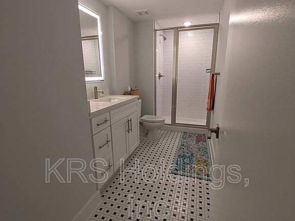 4th image of 306 N Road St #125