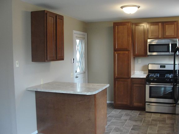 4th image of 2530 S Park Ln