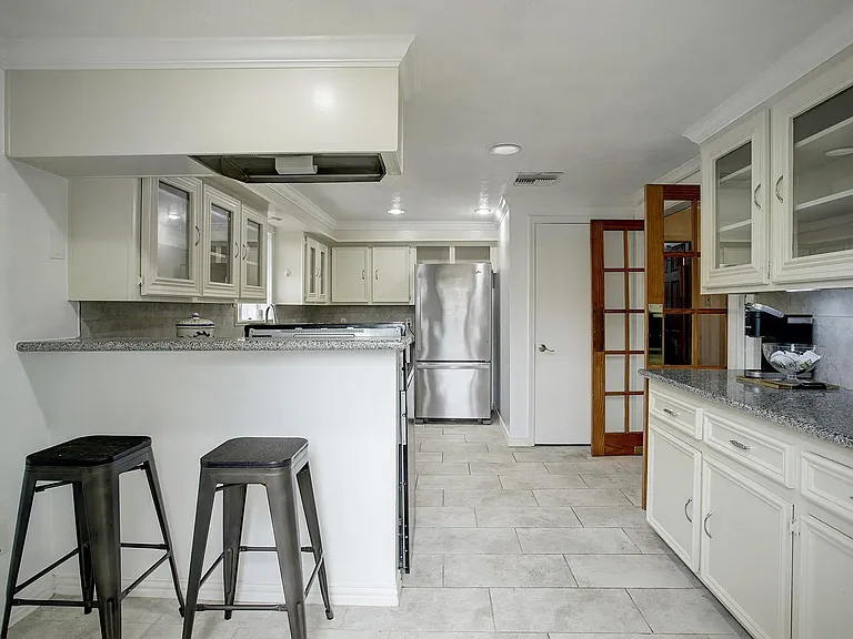 5303 Tallow Ln — Photo 16