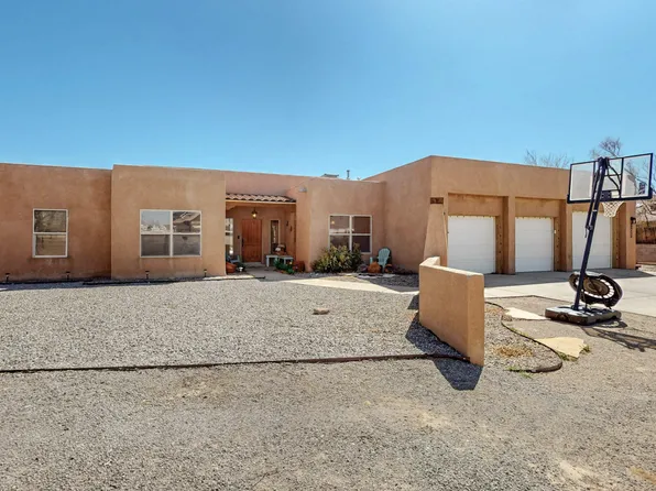 1400 Broadview Loop NW, Los Lunas, NM 87031