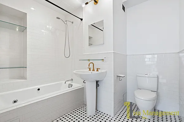 Rented by Lisa Management Inc | media 8