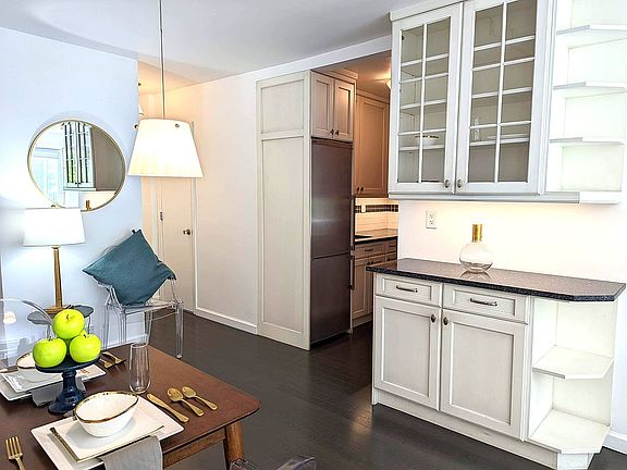 2nd image of 69 5th Ave APT 2C