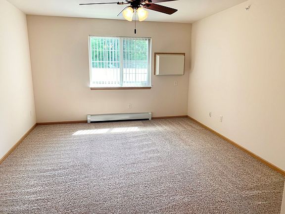 3rd image of 940-950 Blue Stone Ln #950-15