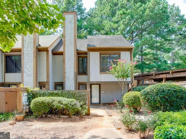 27 Willowick Dr, Lithonia, GA 30038