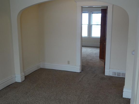 4th image of 356 W Park Ave #2