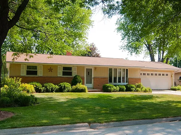 1508 Apache Ave, Green Bay, WI 54313