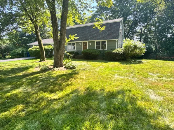 8 Juniper Road, Windsor, CT 06095