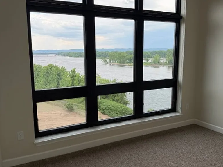 Brand New - War Eagle Apartments in the River Point District — Photo 38