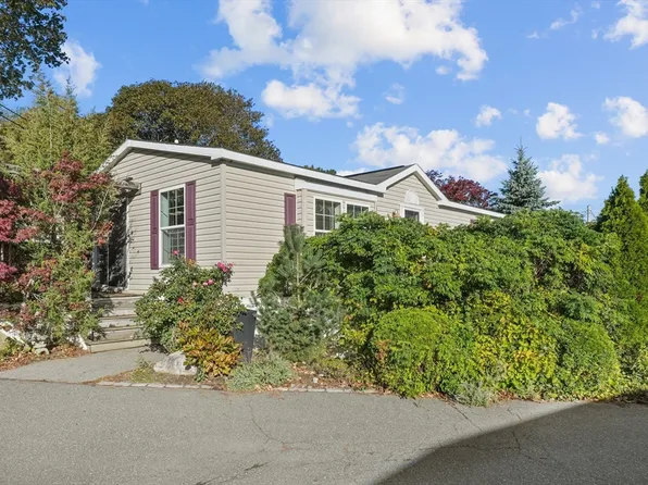 252 Newbury St #1, Peabody, MA 01960