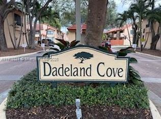 7816 SW 102nd Ln, Miami, FL 33156