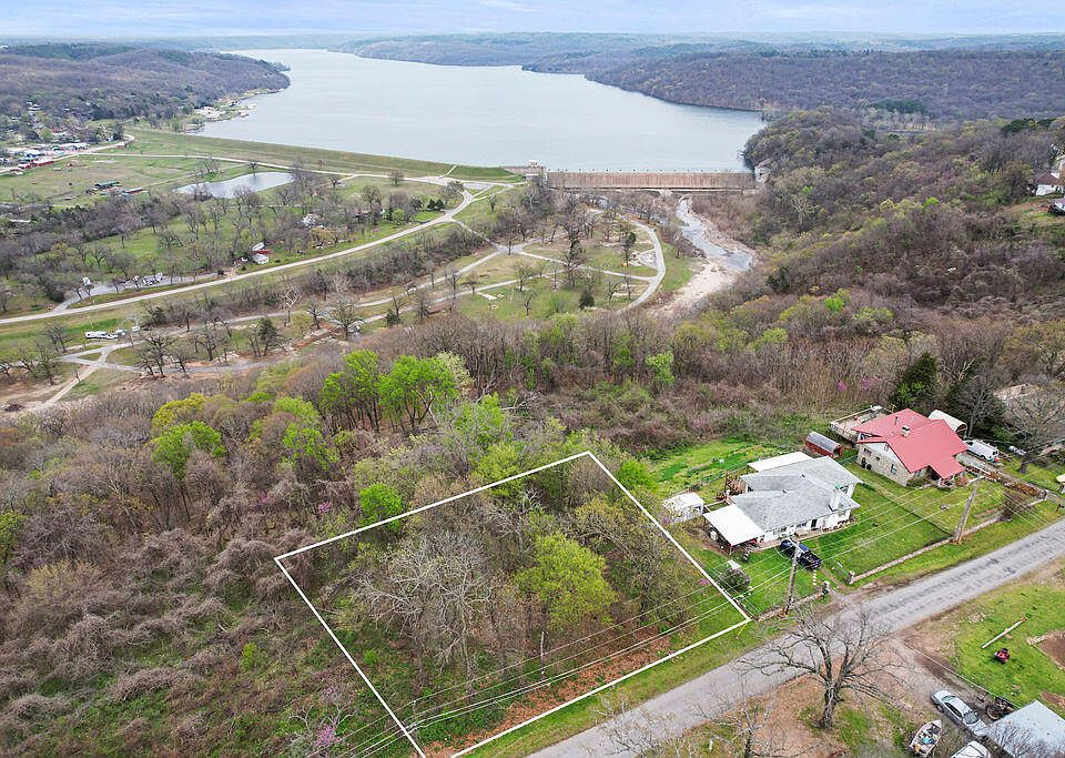 1st image of 341 E 437th Rd