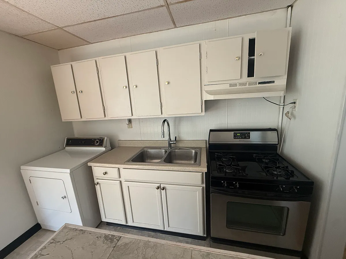 Building Photo - 1108 E Gibson St #2