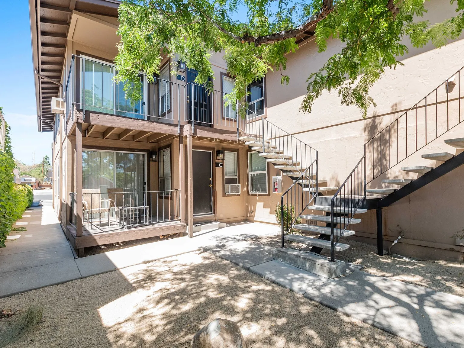 720 Lander Street — Photo 3