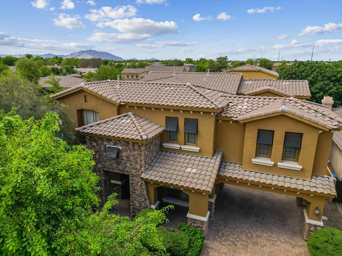 6 bed, 4593 sqft, $8,000 — Photo 4