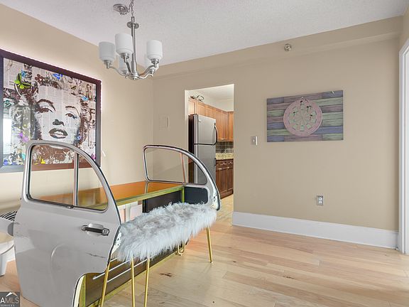 5th image of 2479 Peachtree Rd NE APT 601