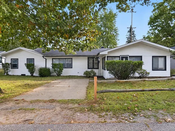 2929 Russell Ct, Clarklake, MI 49234