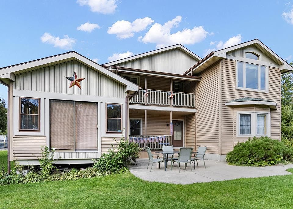 77 Walnut St, Edgerton, WI 53534 MLS 1943535 Zillow