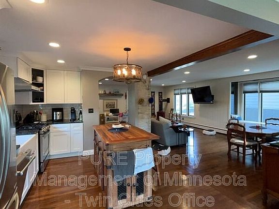 4th image of 4054 Yosemite Ave S