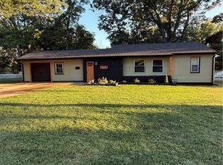 3109 E Cherry Dr, Decatur, IL 62521