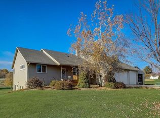 4373 Pheasant Hill Dr, Deerfield, WI 53531