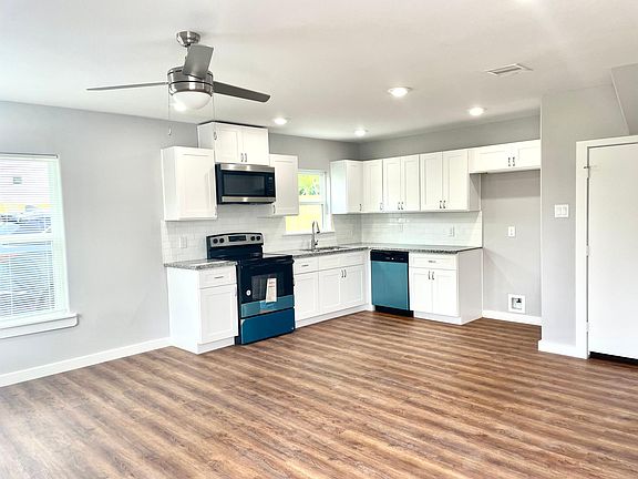 4th image of 8219 Hanna St #A