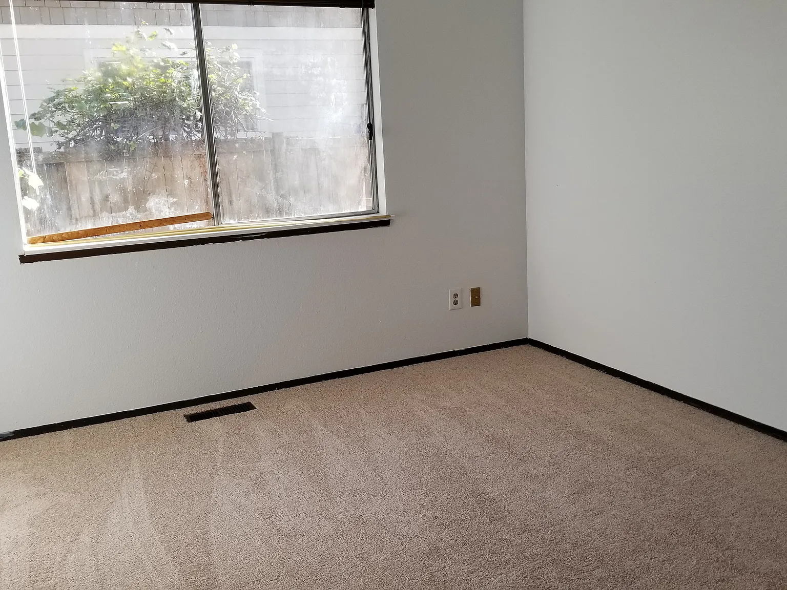 97th Avenue Ct W, Tacoma — Photo 2