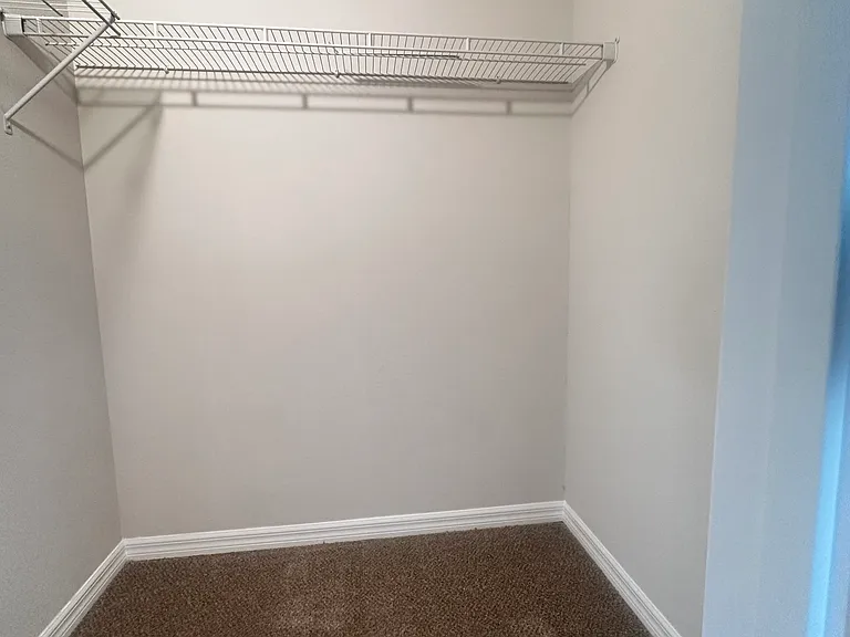 Walking closet