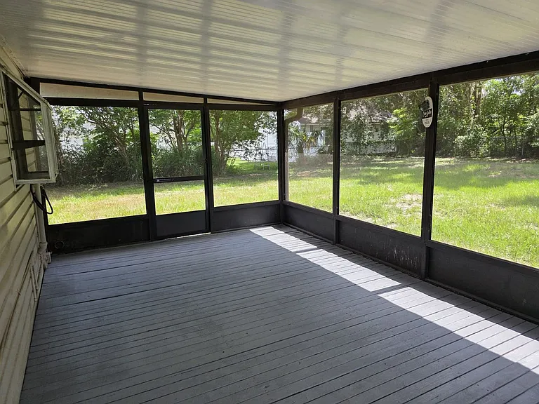 619 Knowles Rd — Photo 18