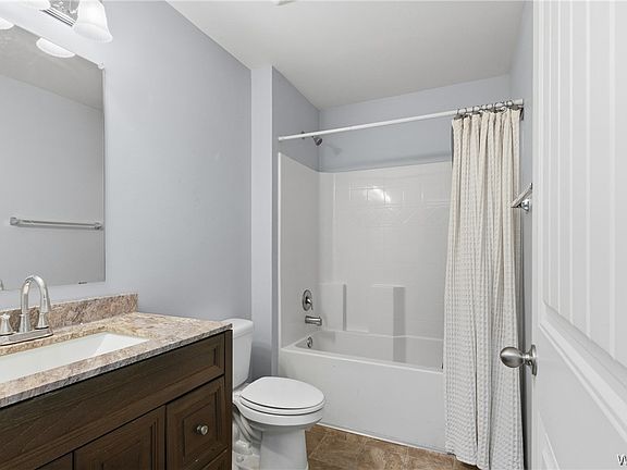5th image of 2709 Lily Cir