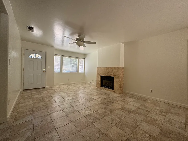 8130 San Clemente Ave — Photo 2