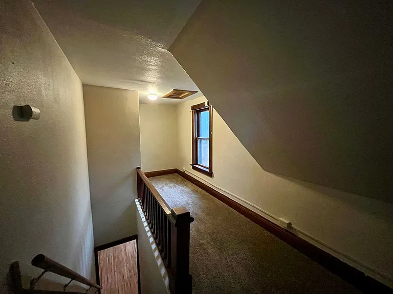 1112 Jefferson St — Photo 15