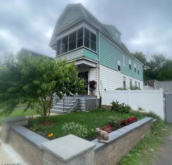 77 Franklin Ter — Photo 1
