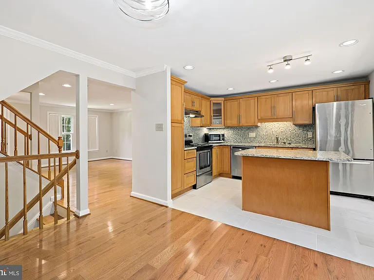 10511 Smithy Ct — Photo 8