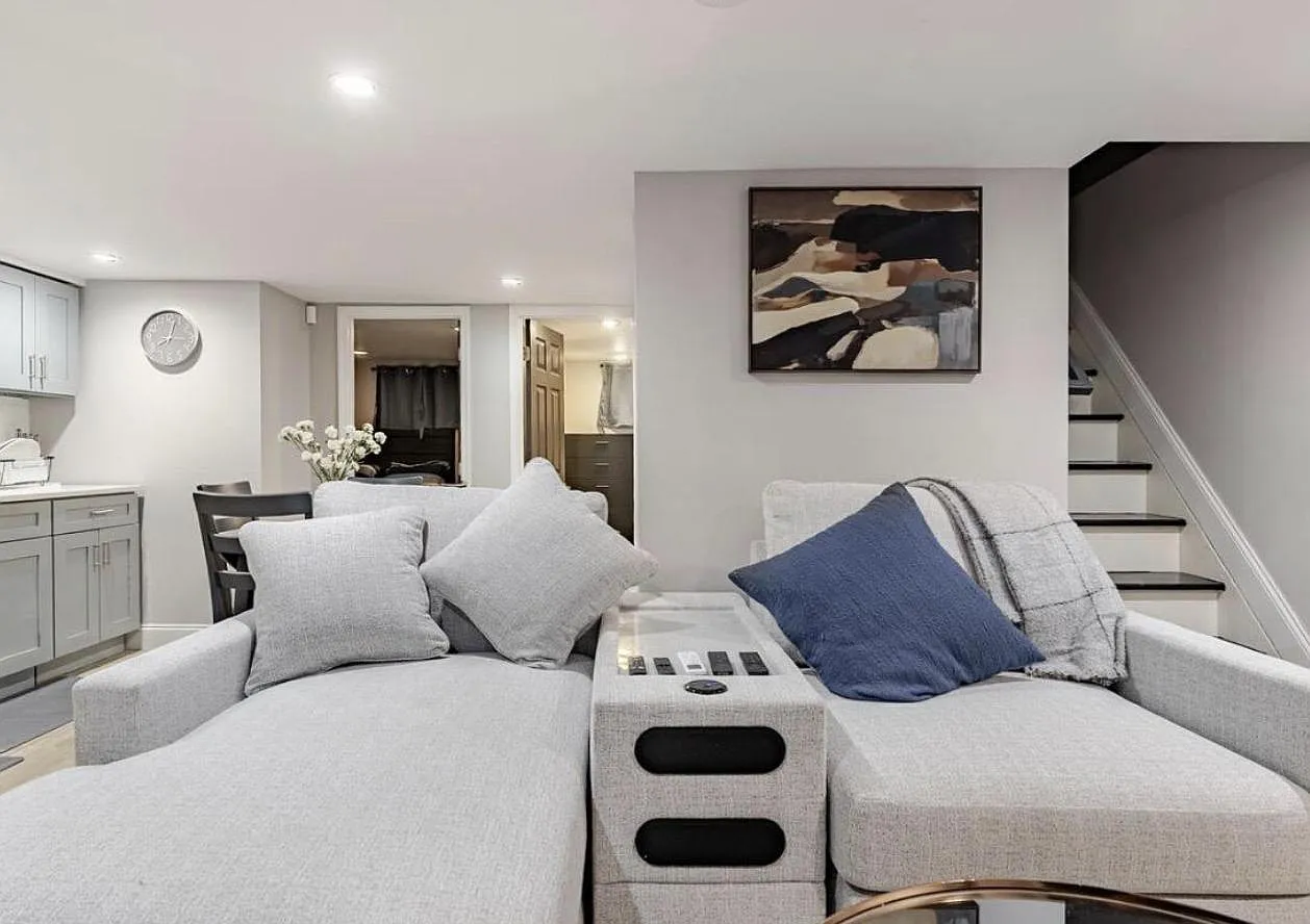 2 bed, 1.0 bath, 1200 sqft, $2,447 — Photo 4