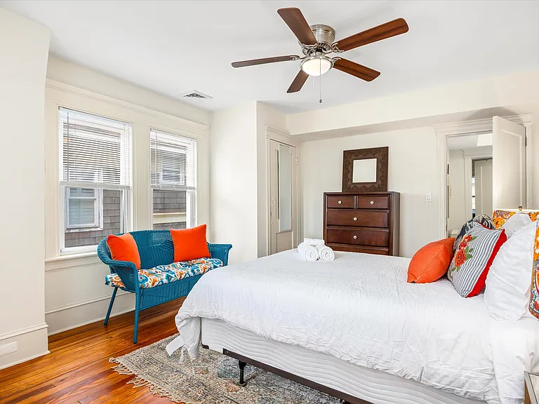 25 S Oakland Ave — Photo 46