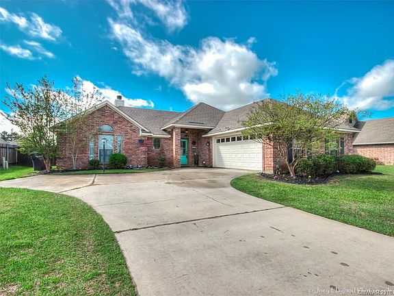 3rd image of 812 Applewood Trl