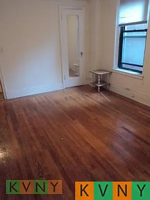 Rented by KVNY Soho | media 9