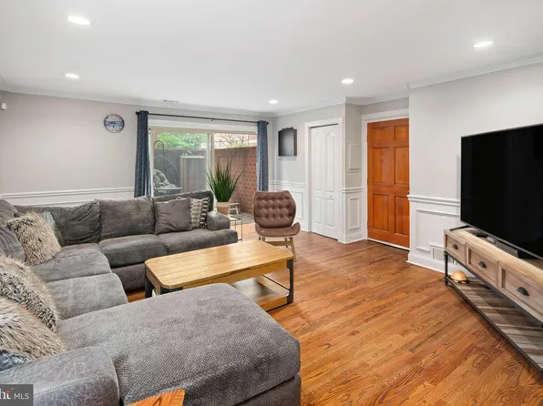 1 Queen St Unit 13A, Philadelphia, PA 19147