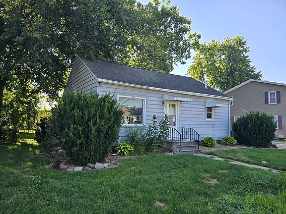 2nd image of 867 Maxwell St