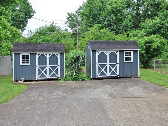 5th image of 9 Jamestown Pl