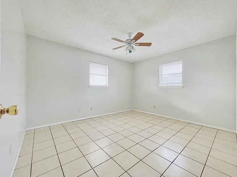 520 Gastel Cir #1 — Photo 8
