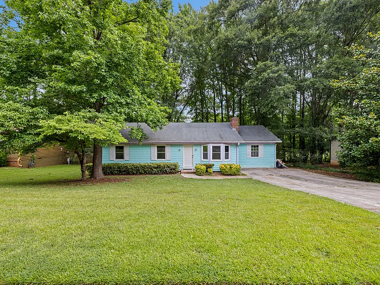 412 Willow Ct SE — Photo 10