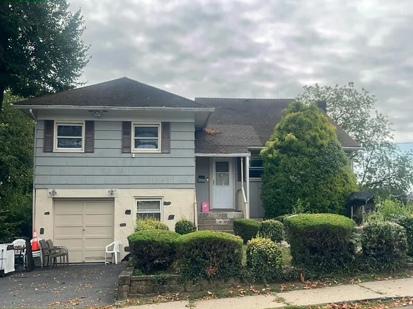 180 Sutton Manor Rd, New Rochelle, NY 10801